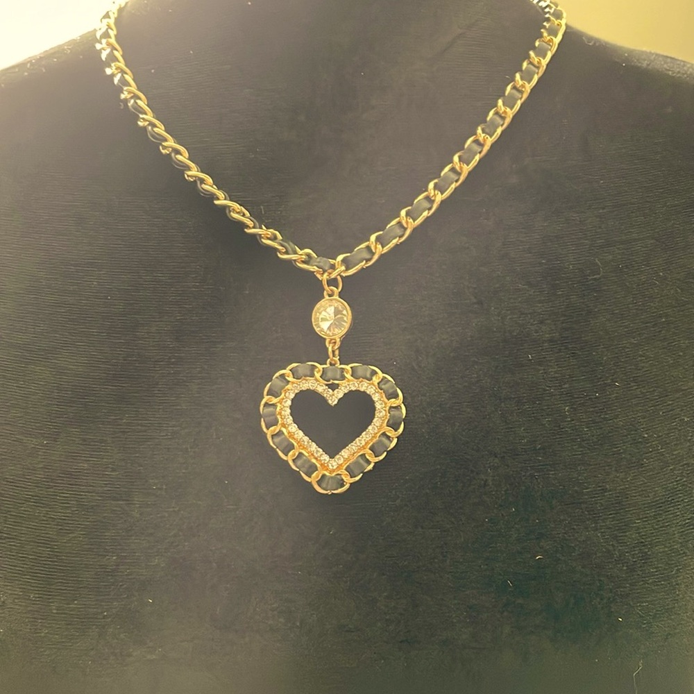 DEAL OF THE DAY NECKLACE